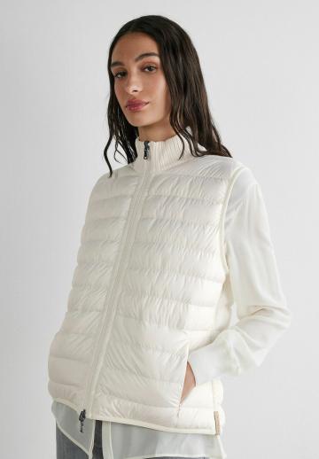 Пуховой жилет