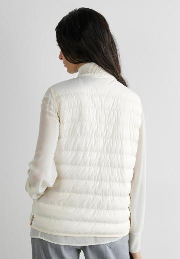 Пуховой жилет