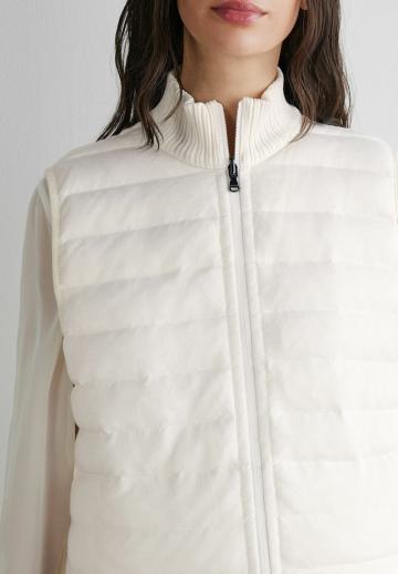 Пуховой жилет