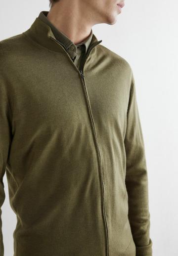 Вязаная кофта