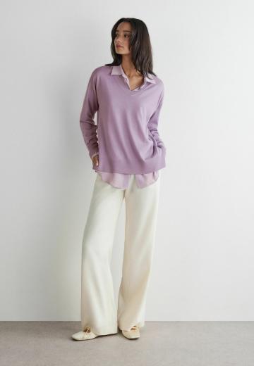 Пуловер с вырезом V