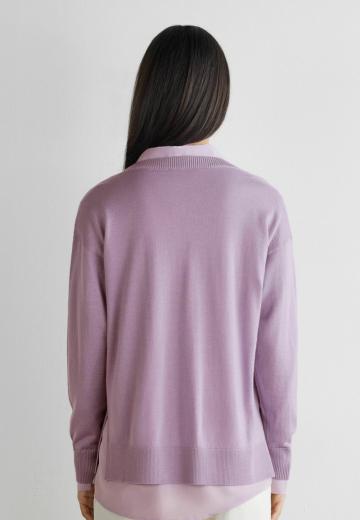 Пуловер с вырезом V