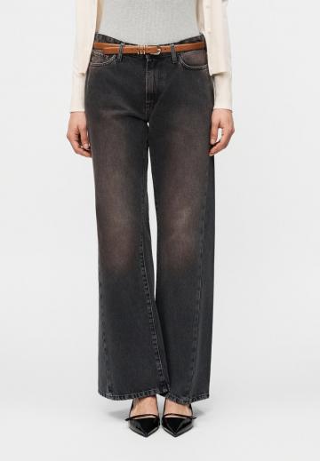 Клешеные джинсы