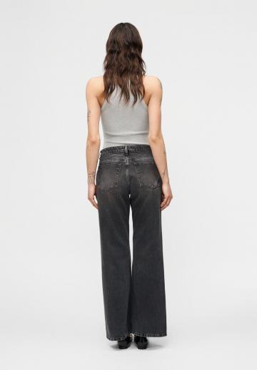 Клешеные джинсы