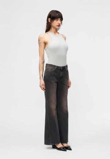 Клешеные джинсы