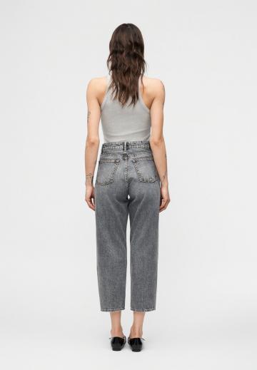 Короткие джинсы