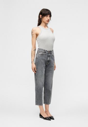 Короткие джинсы