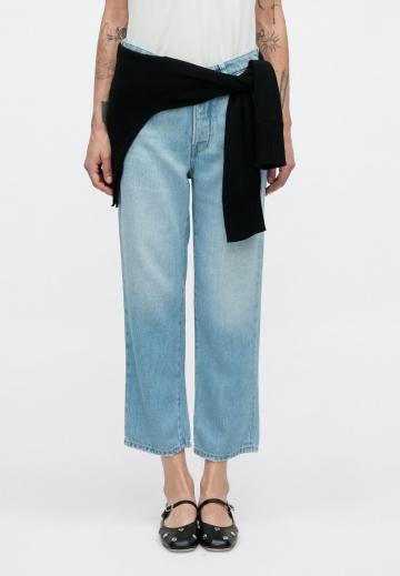 Короткие джинсы