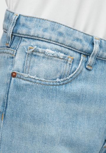 Короткие джинсы