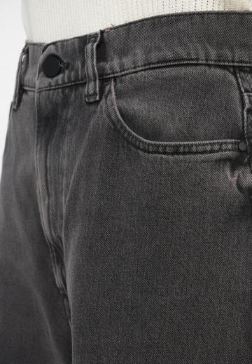 Короткие джинсы