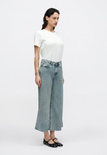 Короткие джинсы