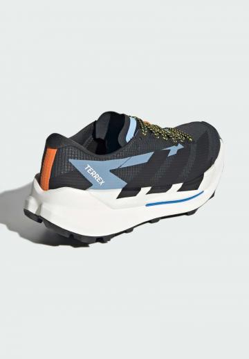 Беговые кроссовки