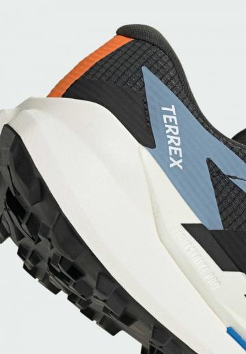 Беговые кроссовки