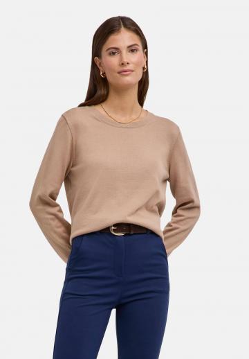 Пуловер в полоску