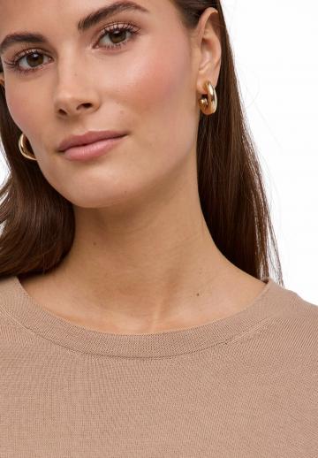 Пуловер в полоску