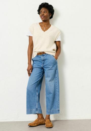 Короткие джинсы