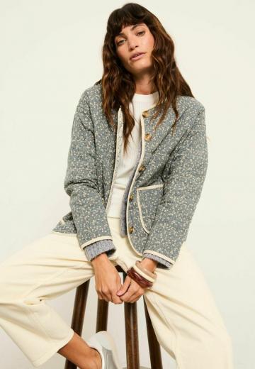 Жаккардовая вязаная кофта