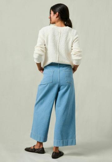 Короткие джинсы