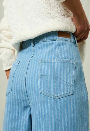 Короткие джинсы