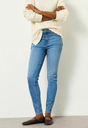 Узкие джинсы