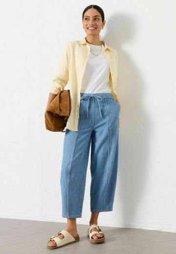 Короткие джинсы