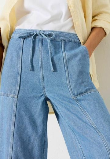 Короткие джинсы