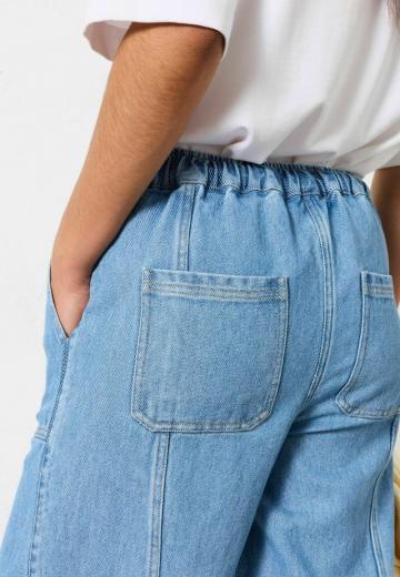 Короткие джинсы