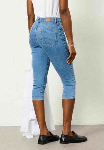 Короткие джинсы