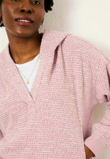 Пуловер с капюшоном