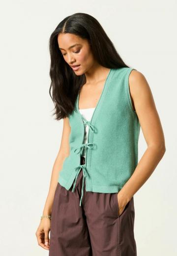 Джинсовая жилетка