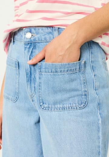 Короткие джинсы