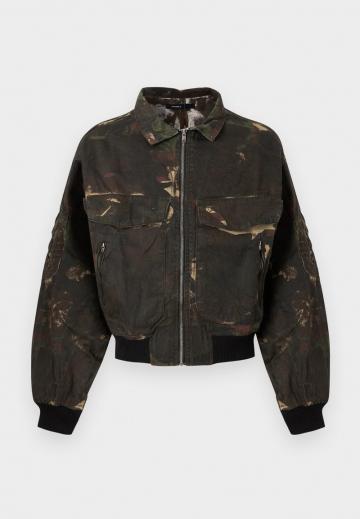 Джинсовая куртка