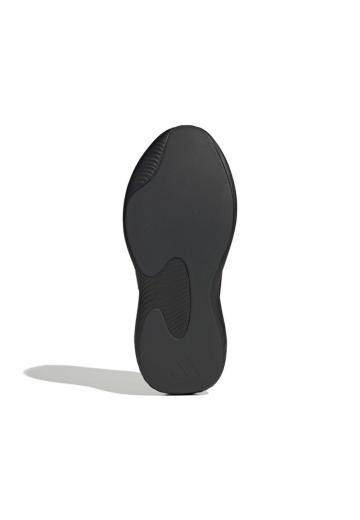 Походные кроссовки