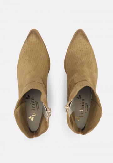 Полусапожки на высоком каблуке