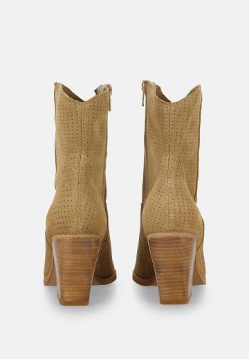 Полусапожки на высоком каблуке