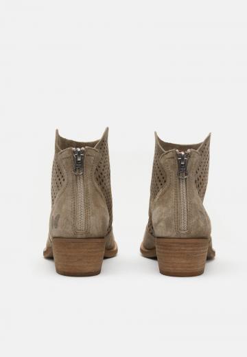 Ковбойские сапоги