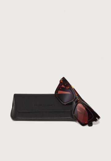 Солнечные очки