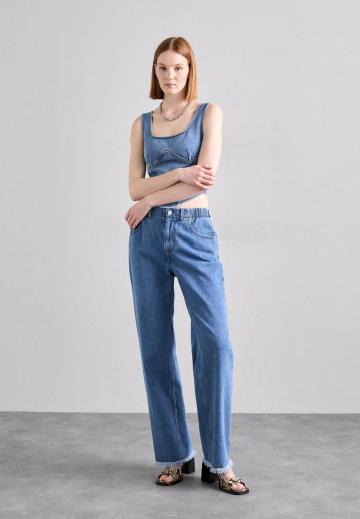 Джинсовая жилетка