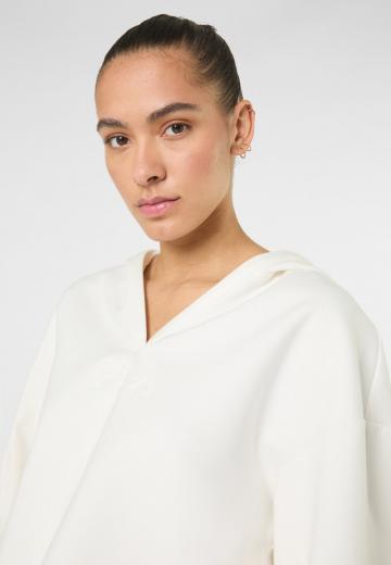 Пуловер с капюшоном