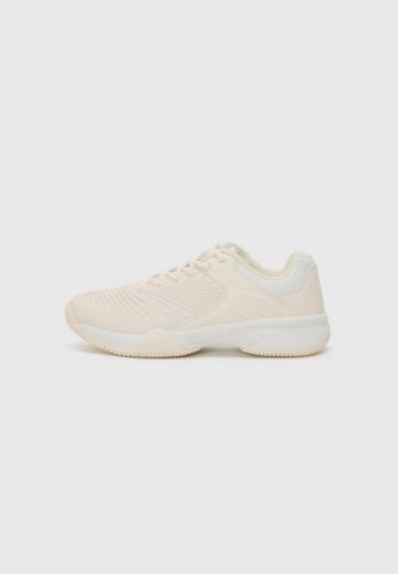 Теннисные кроссовки