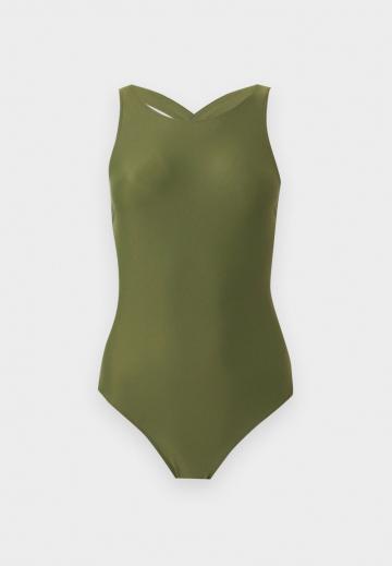 Слитный купальник