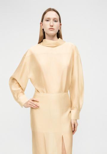 Атласная блузка