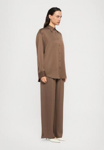 Атласная блузка