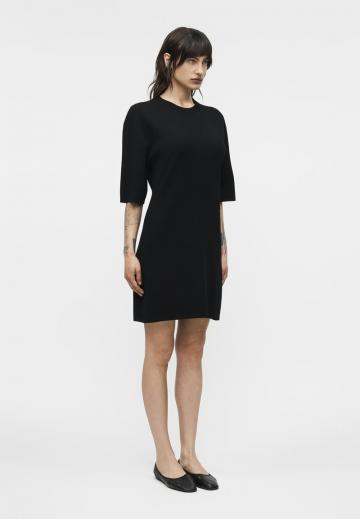 Вязаное платье