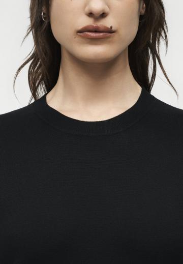 Вязаное платье