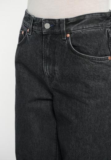 Джинсы бойфренда