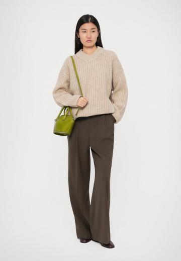 Длинный пуловер