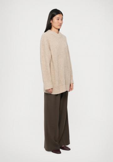 Длинный пуловер