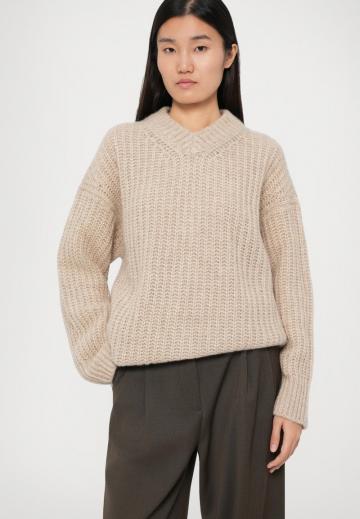 Длинный пуловер