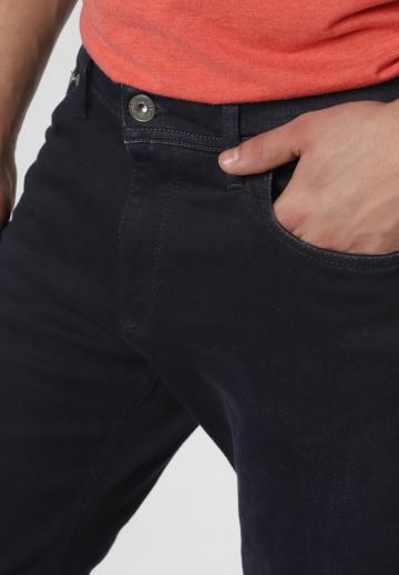 Узкие джинсы